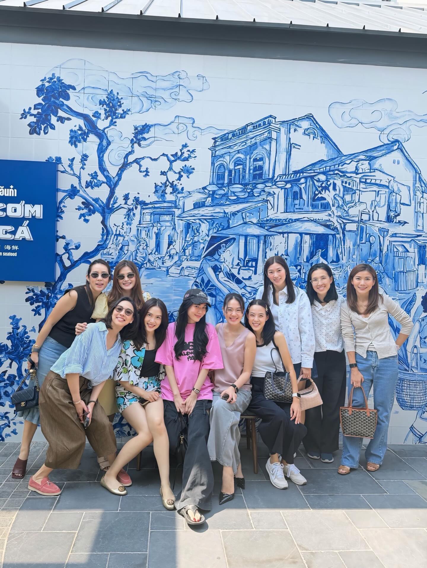 เมย์ เฟื่องอารมย์