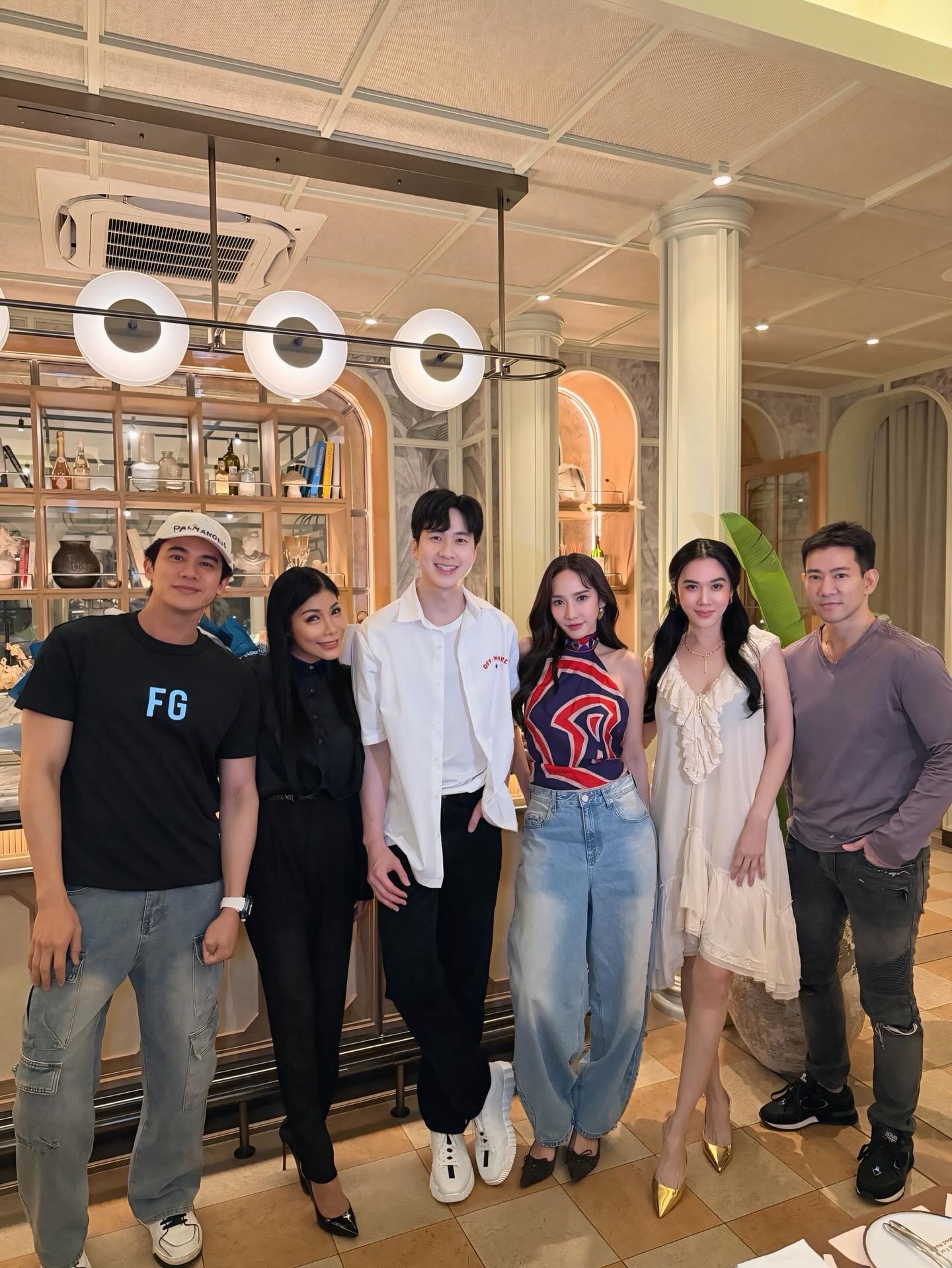 เมย์ เฟื่องอารมย์