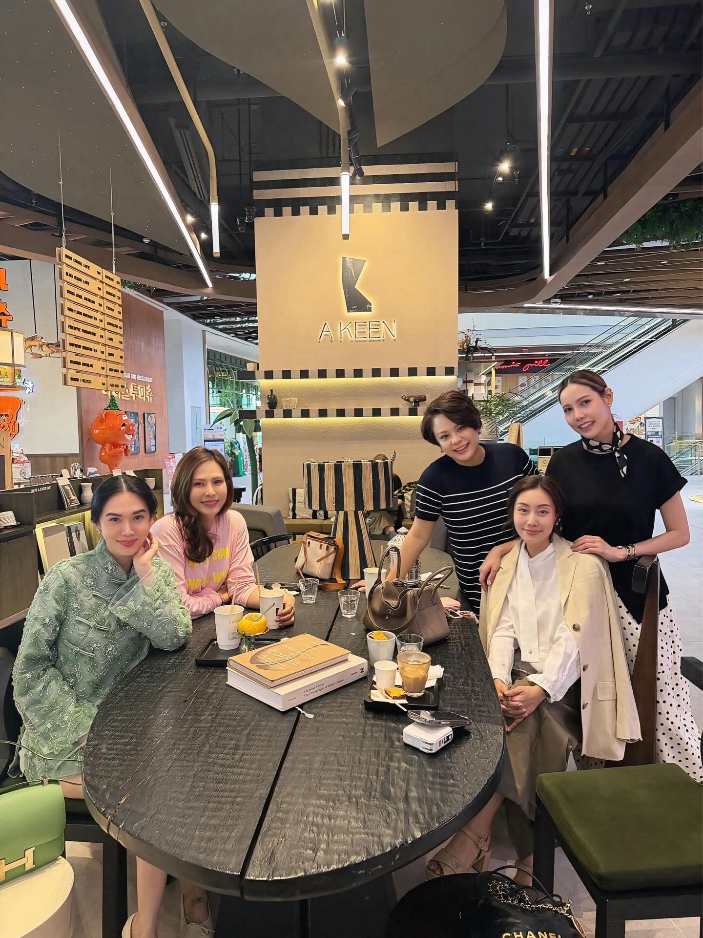 เมย์ เฟื่องอารมย์