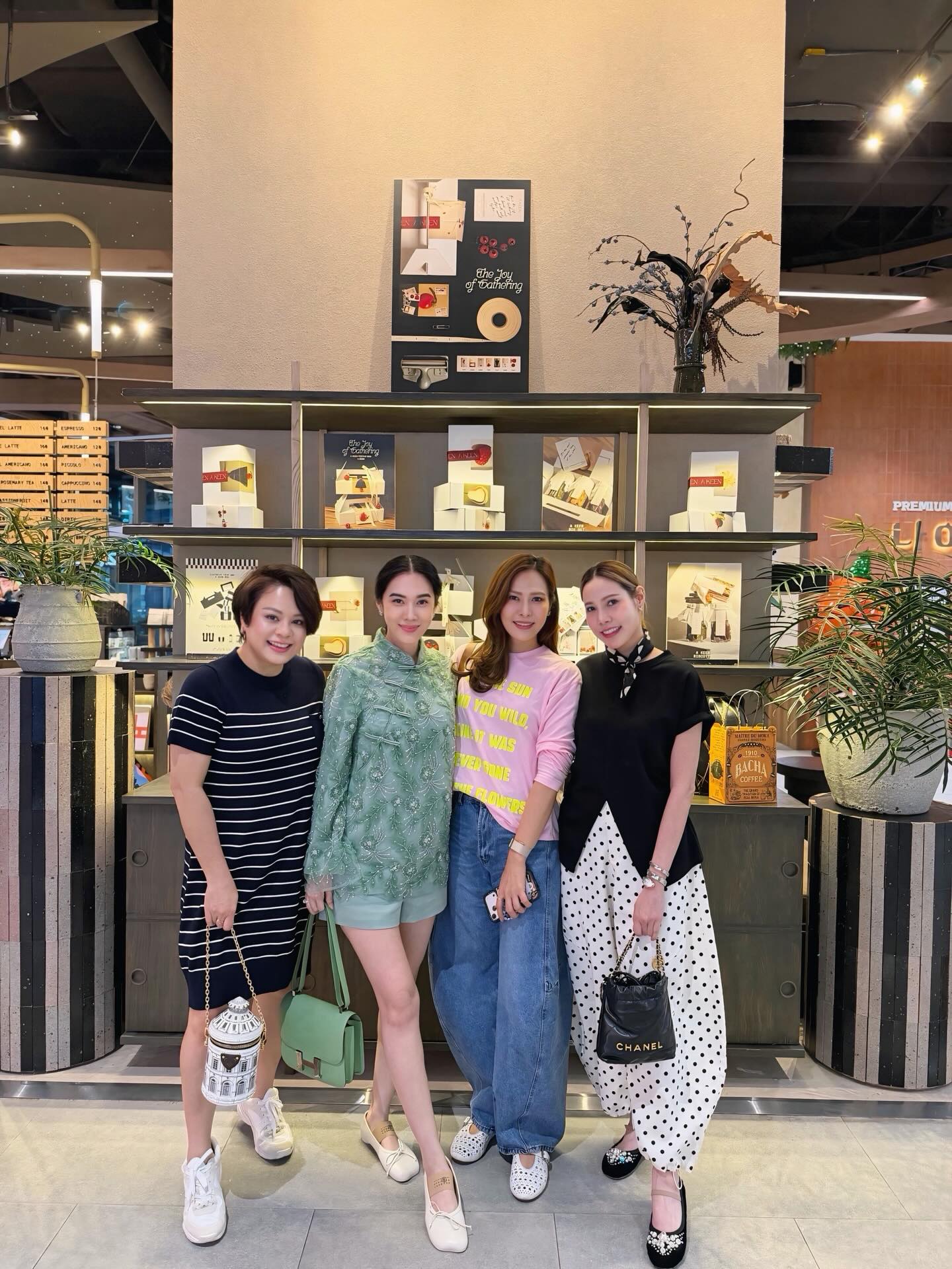 เมย์ เฟื่องอารมย์