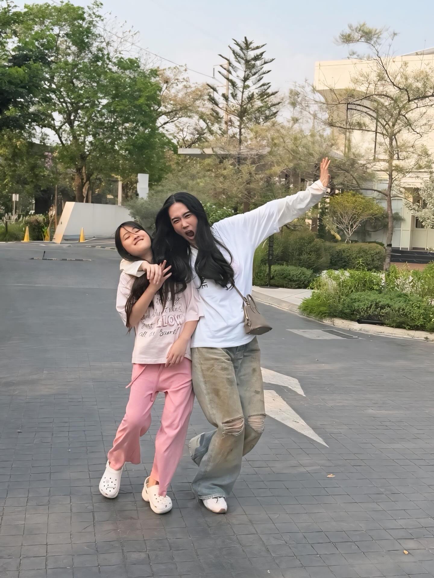 เมย์ เฟื่องอารมย์