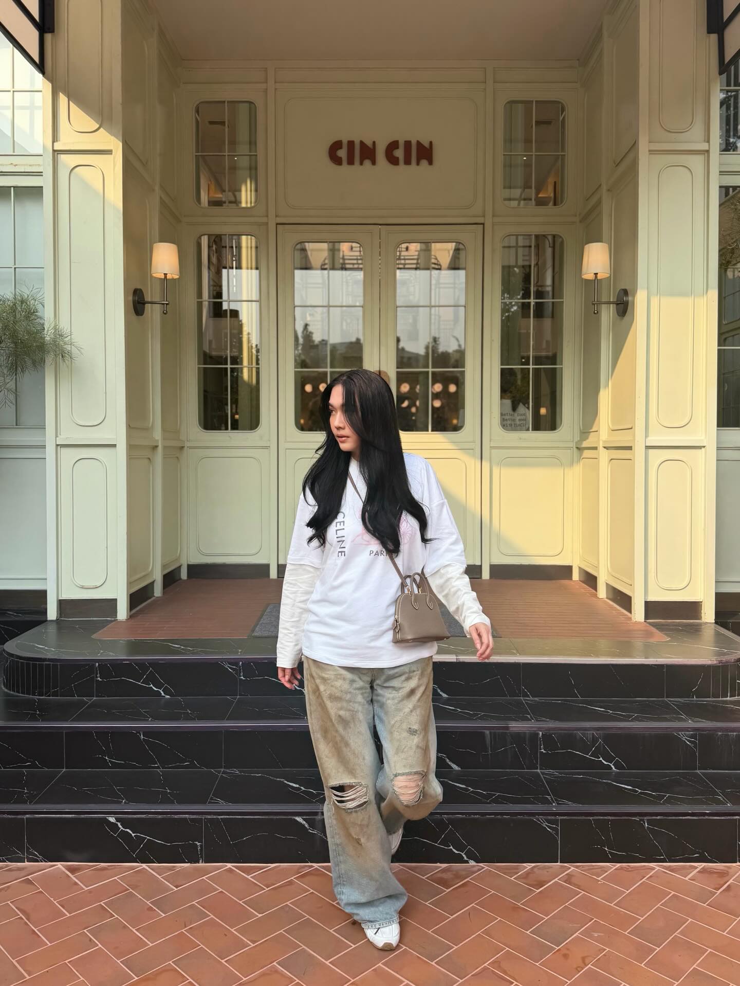 เมย์ เฟื่องอารมย์