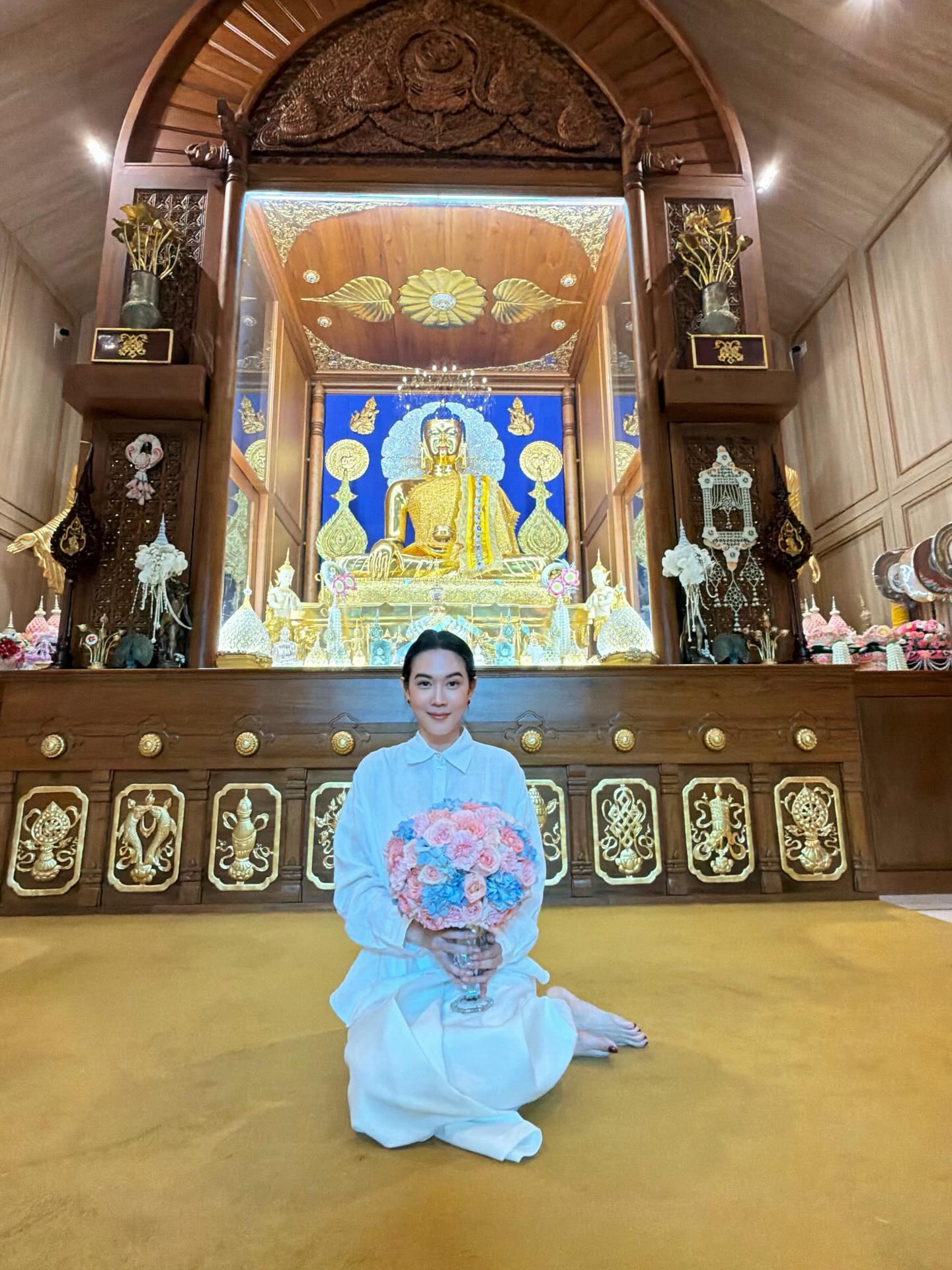 เมย์ เฟื่องอารมย์