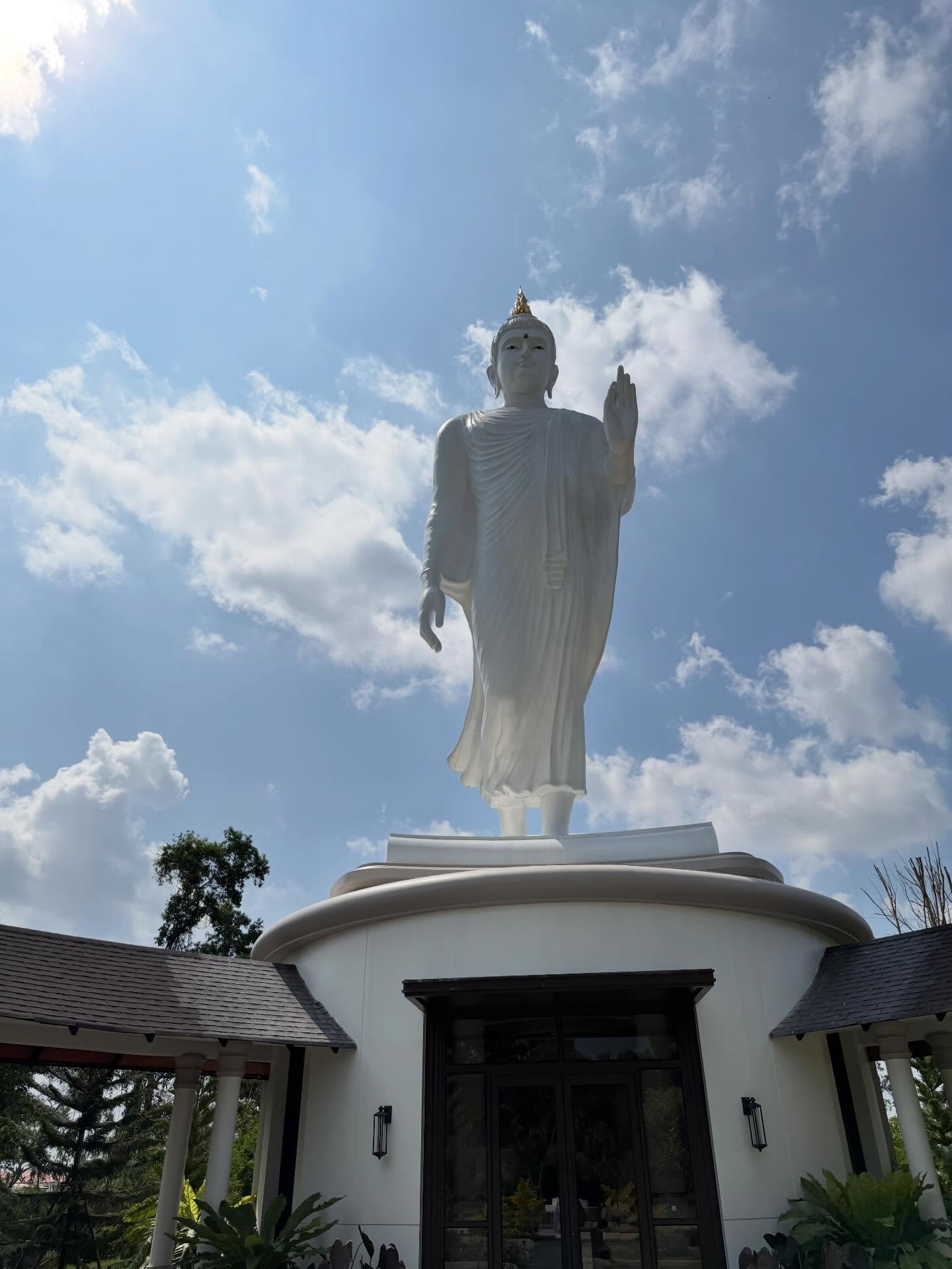 เมย์ เฟื่องอารมย์