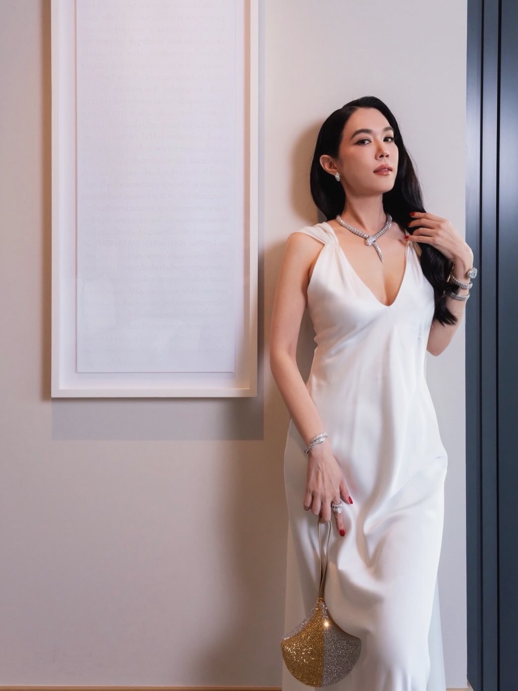 เมย์ เฟื่องอารมย์