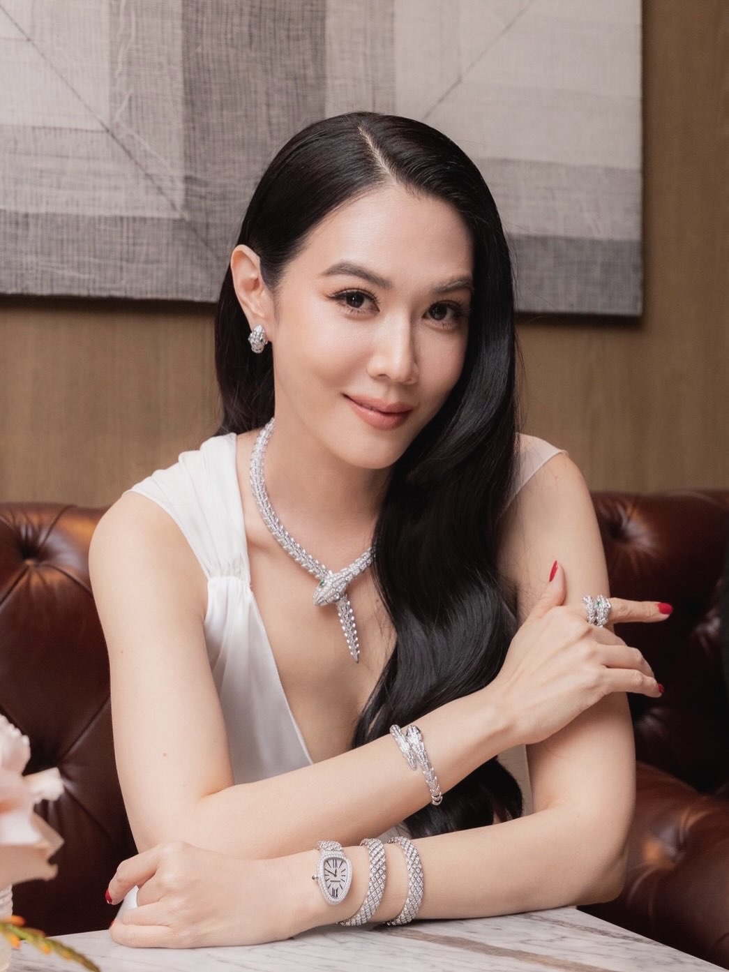 เมย์ เฟื่องอารมย์