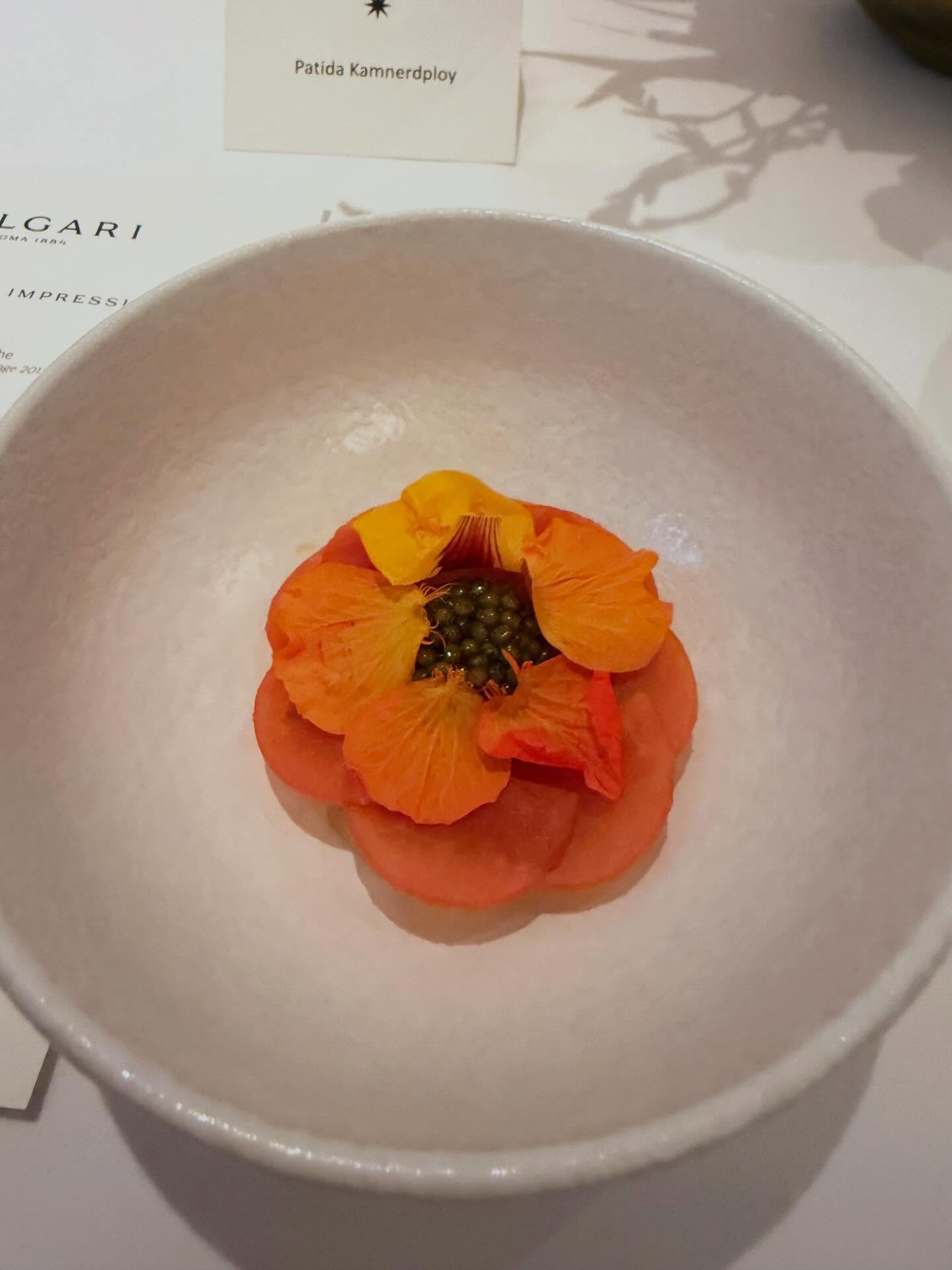 เมย์ เฟื่องอารมย์