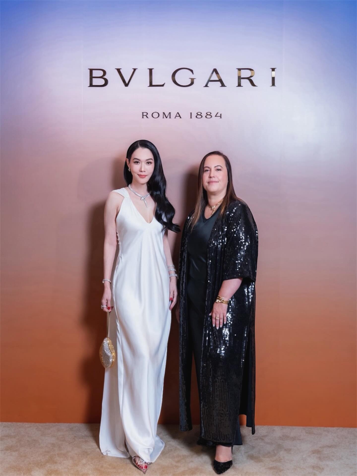 เมย์ เฟื่องอารมย์