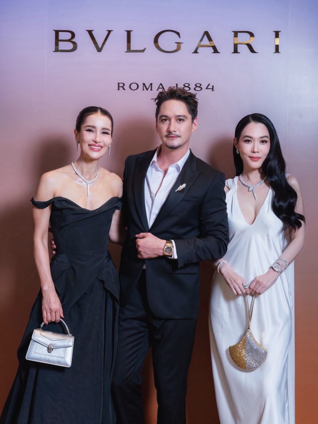 เมย์ เฟื่องอารมย์