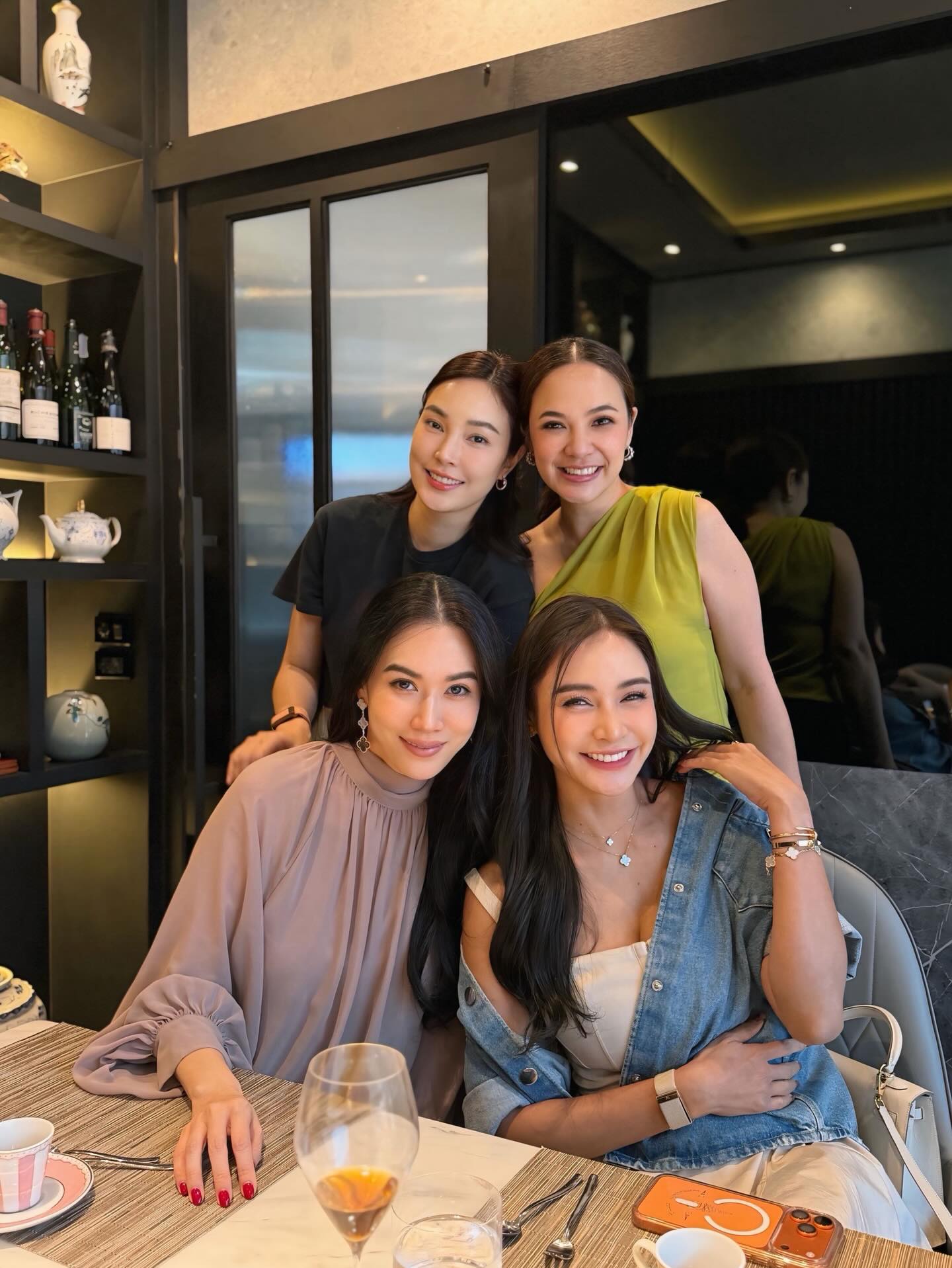 เมย์ เฟื่องอารมย์