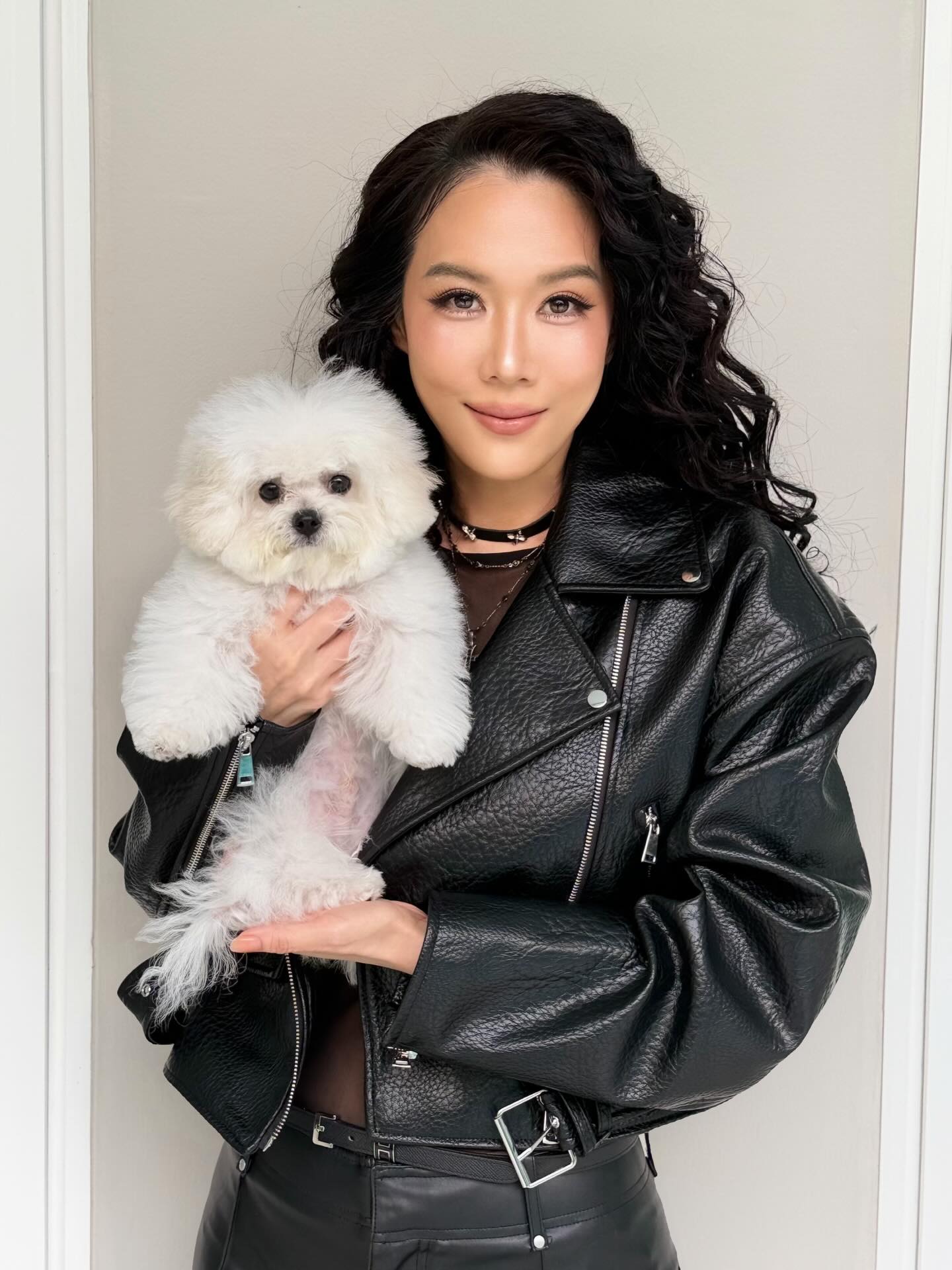 เมย์ เฟื่องอารมย์