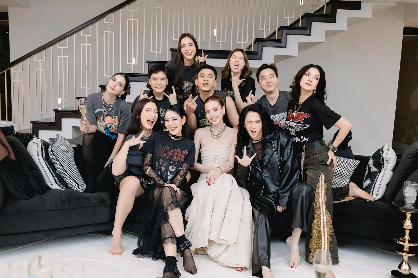 เมย์ เฟื่องอารมย์