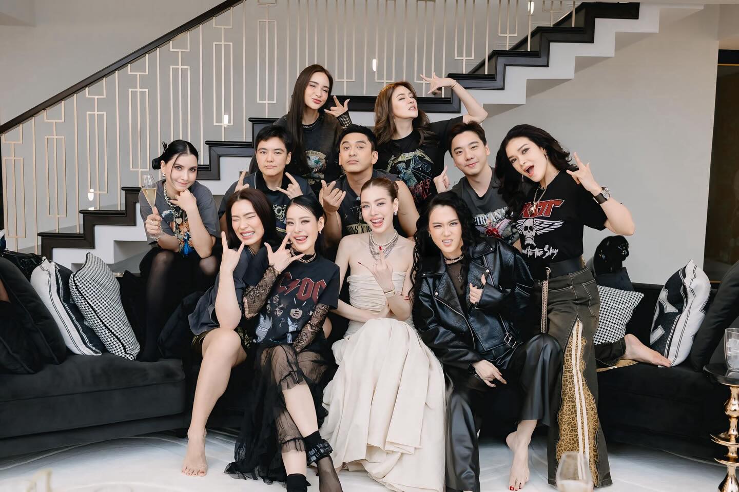 เมย์ เฟื่องอารมย์