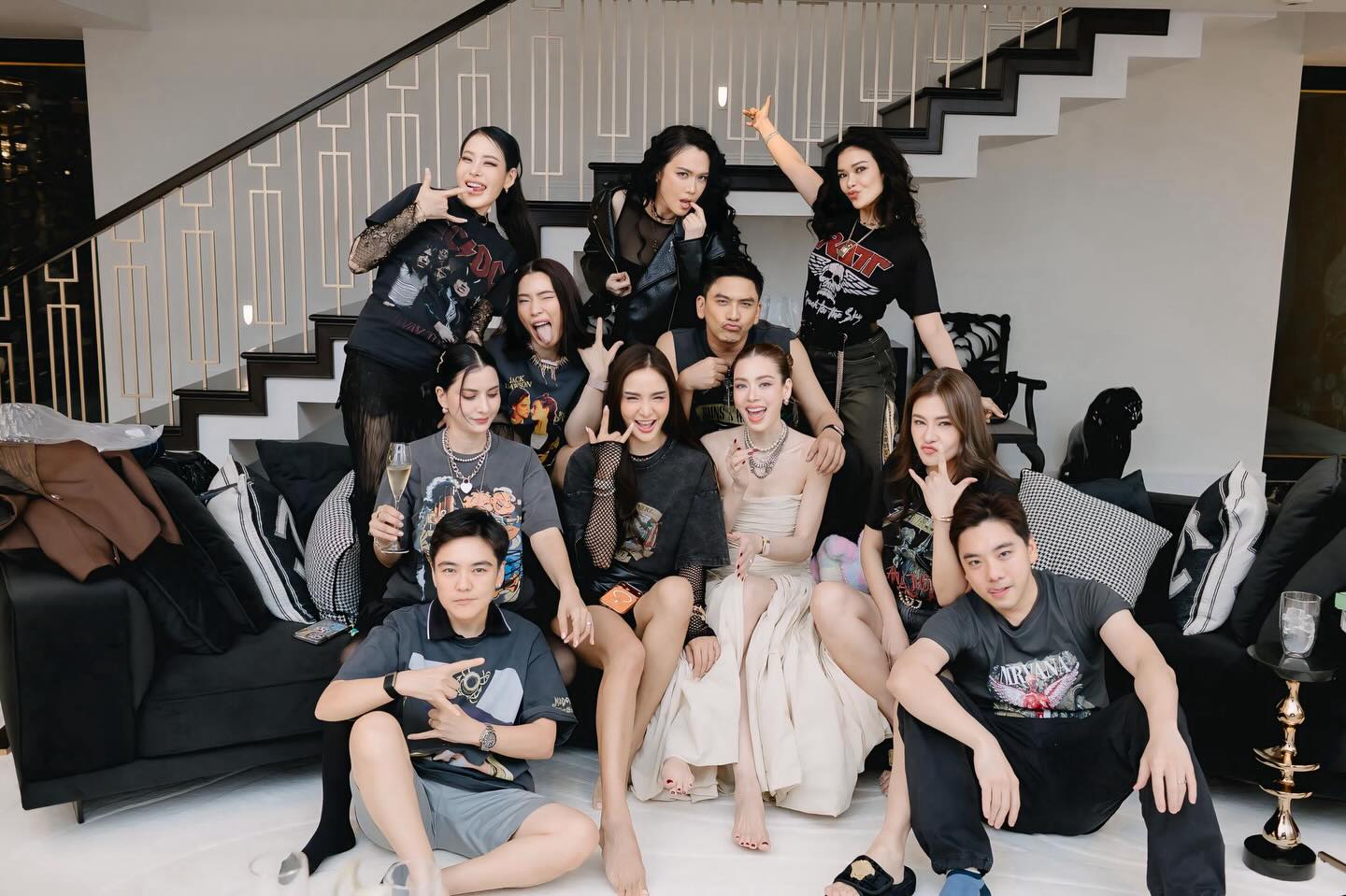 เมย์ เฟื่องอารมย์