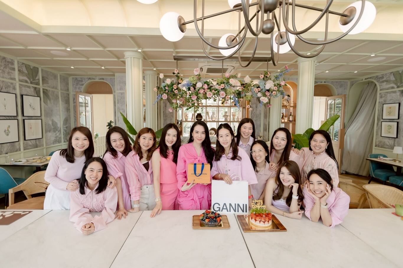 เมย์ เฟื่องอารมย์
