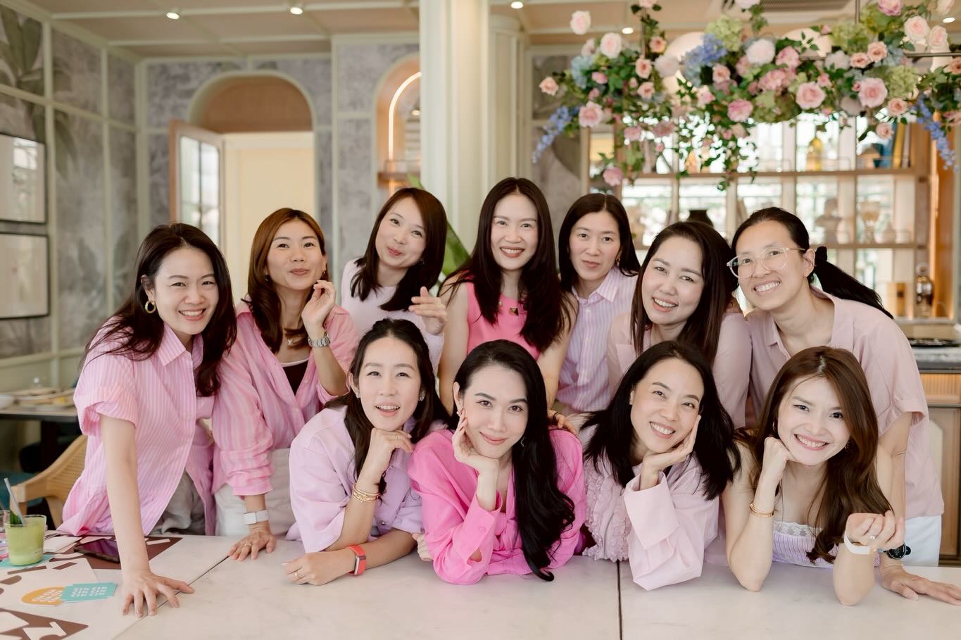 เมย์ เฟื่องอารมย์