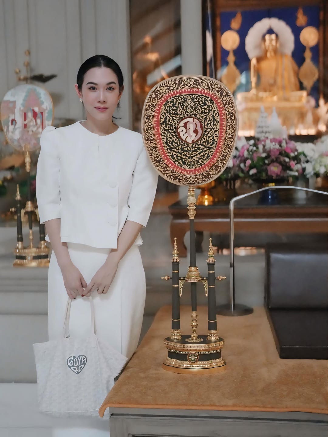 เมย์ เฟื่องอารมย์