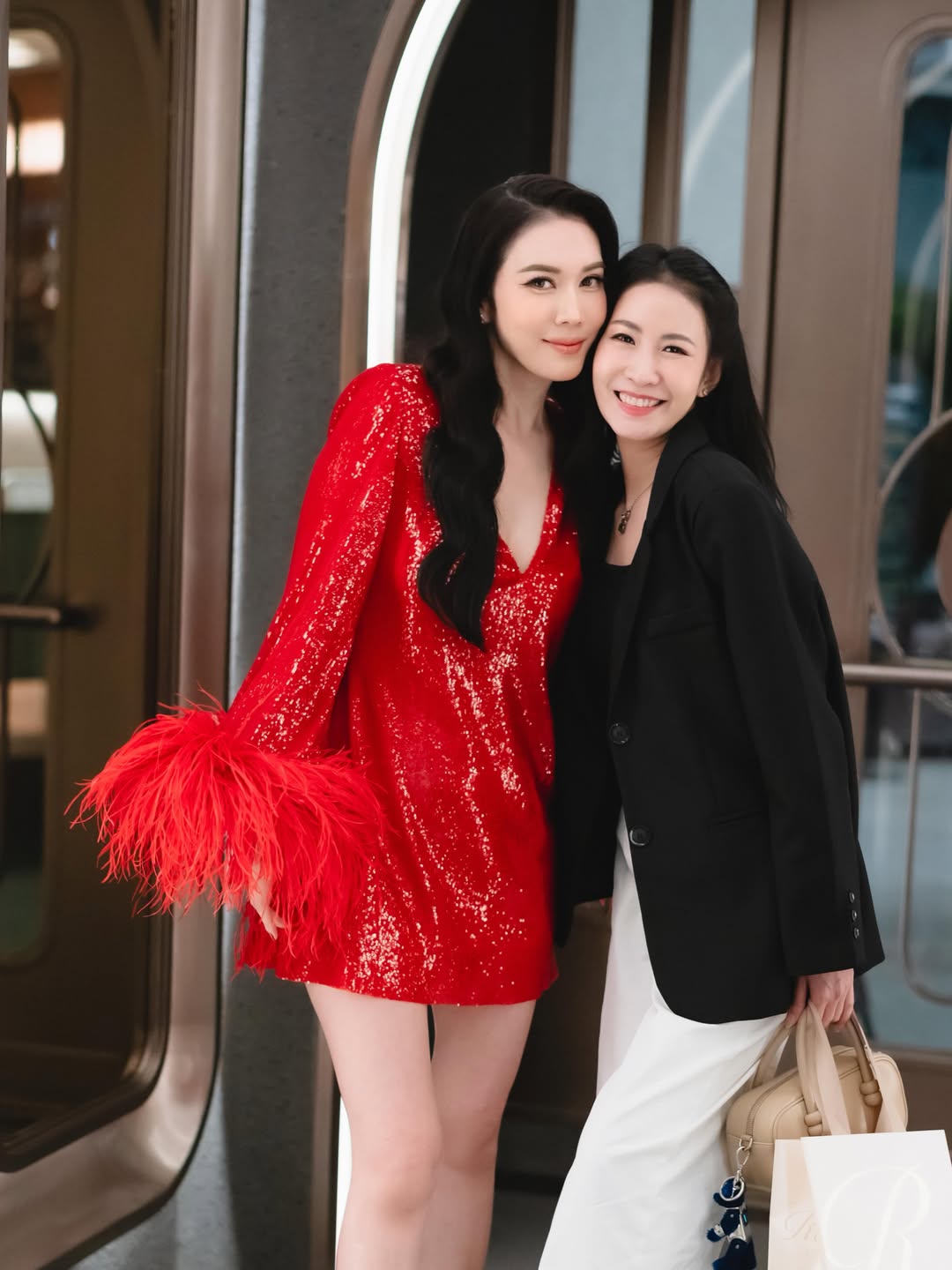 เมย์ เฟื่องอารมย์