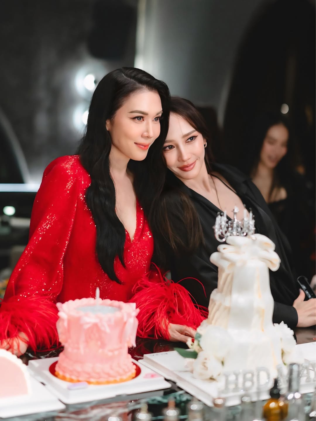 เมย์ เฟื่องอารมย์