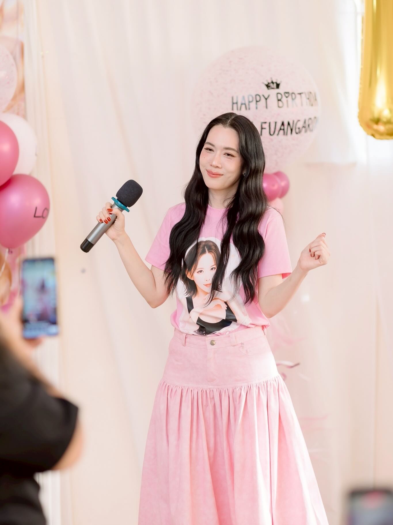 เมย์ เฟื่องอารมย์