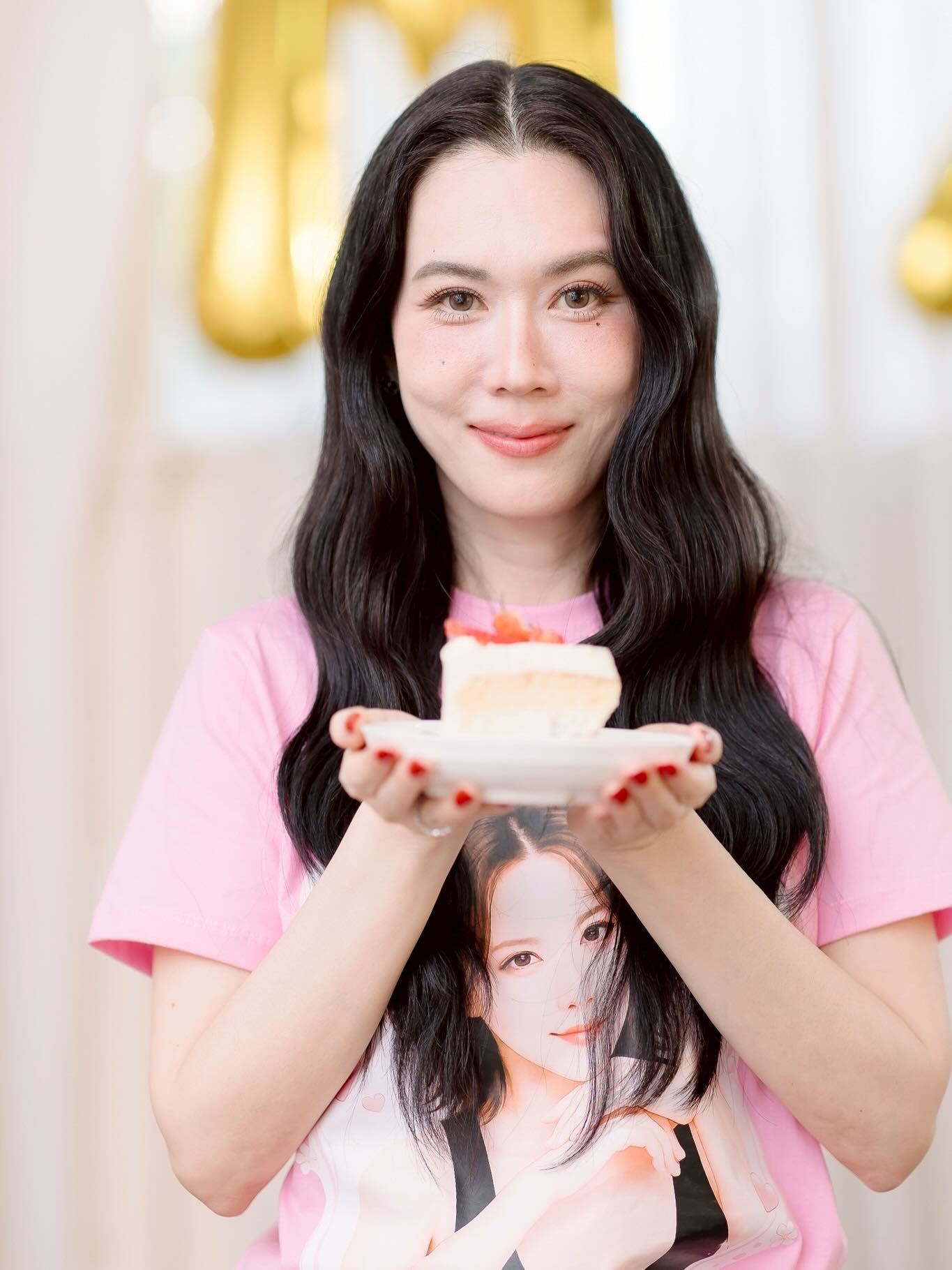เมย์ เฟื่องอารมย์
