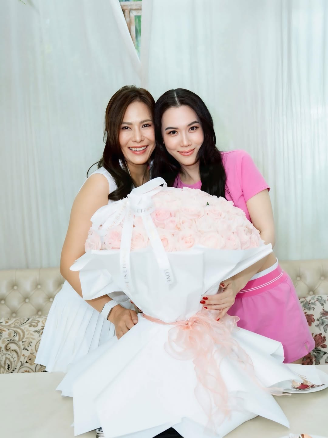 เมย์ เฟื่องอารมย์