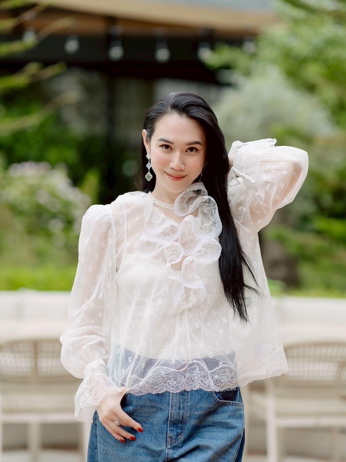 เมย์ เฟื่องอารมย์