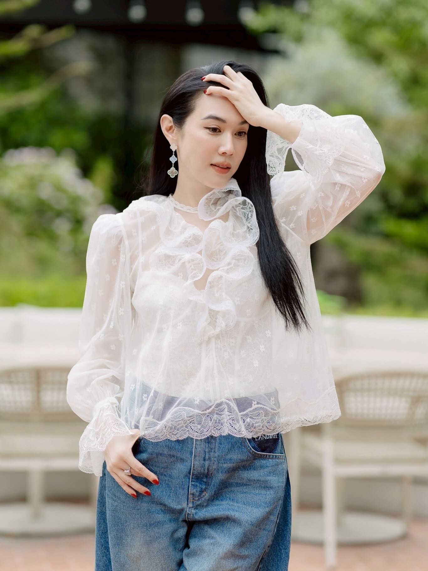 เมย์ เฟื่องอารมย์