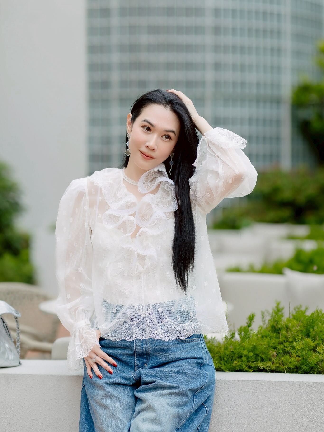 เมย์ เฟื่องอารมย์