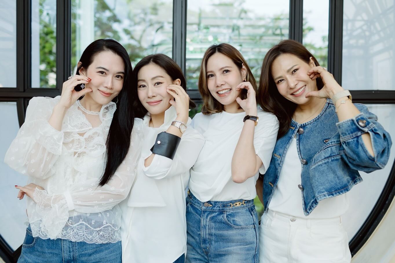 เมย์ เฟื่องอารมย์