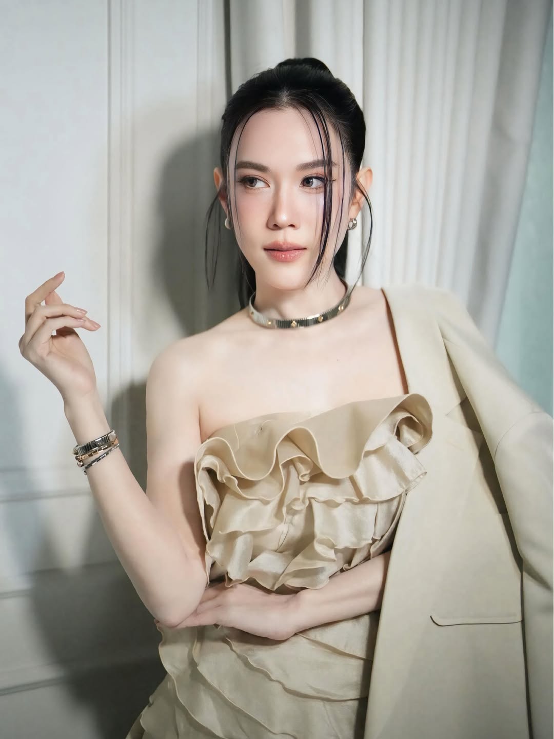 เมย์ เฟื่องอารมย์