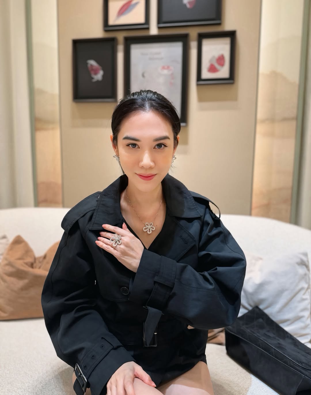 เมย์ เฟื่องอารมย์