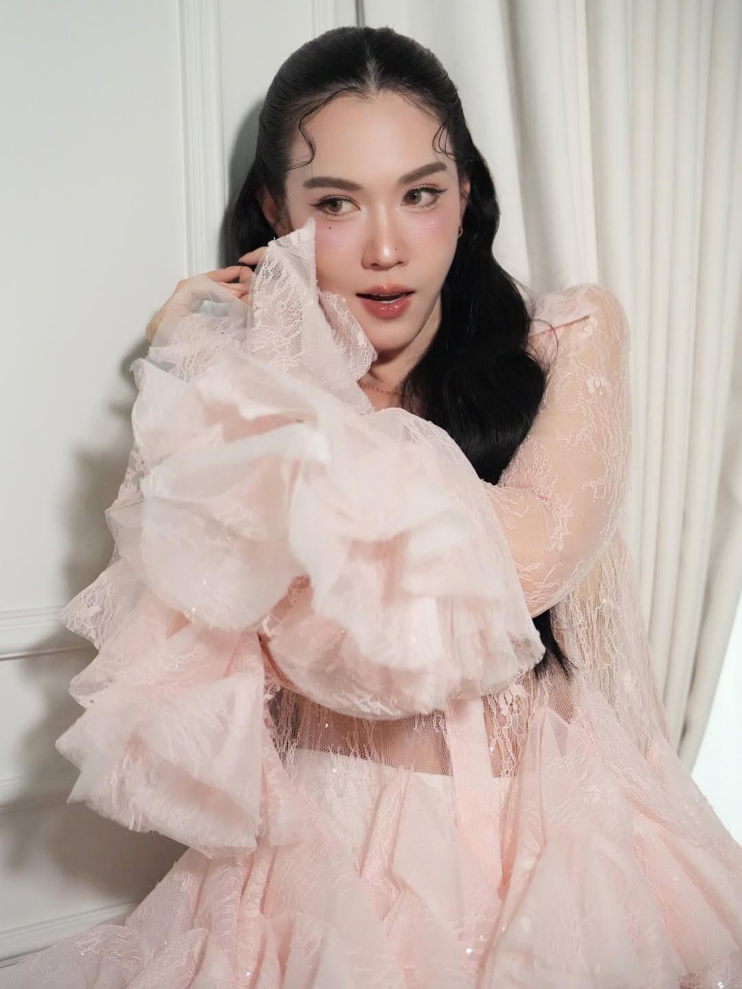 เมย์ เฟื่องอารมย์