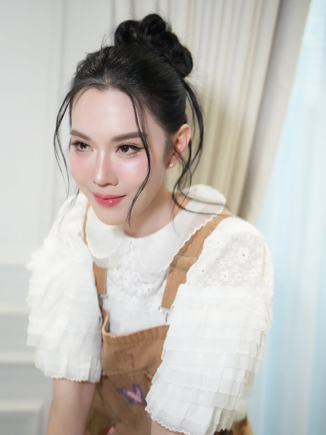 เมย์ เฟื่องอารมย์