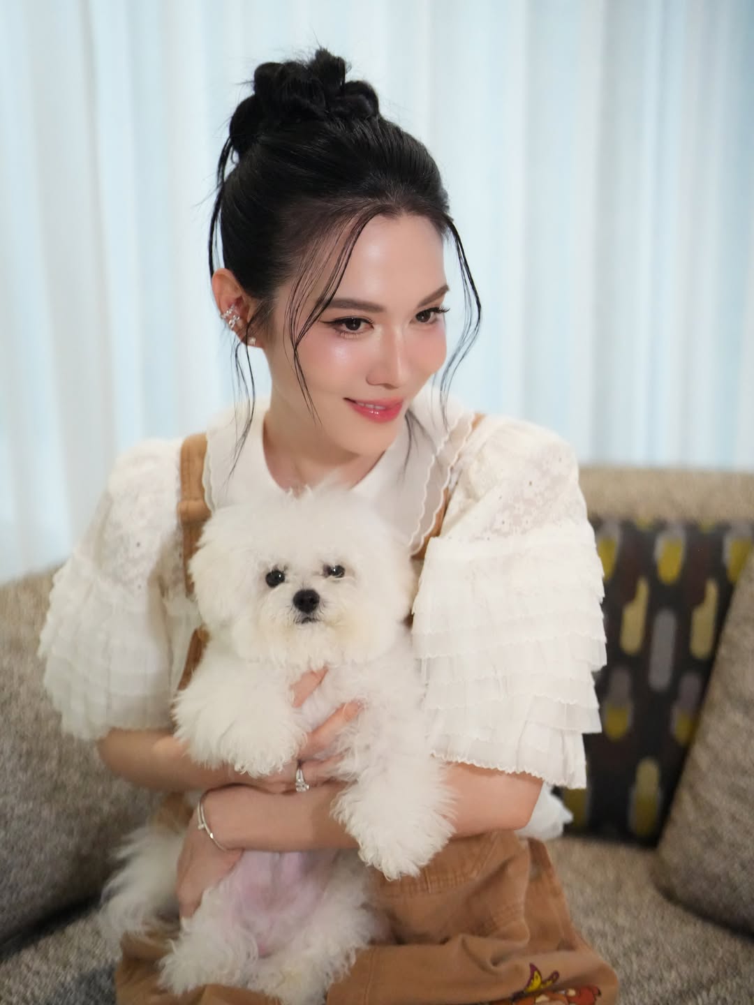 เมย์ เฟื่องอารมย์