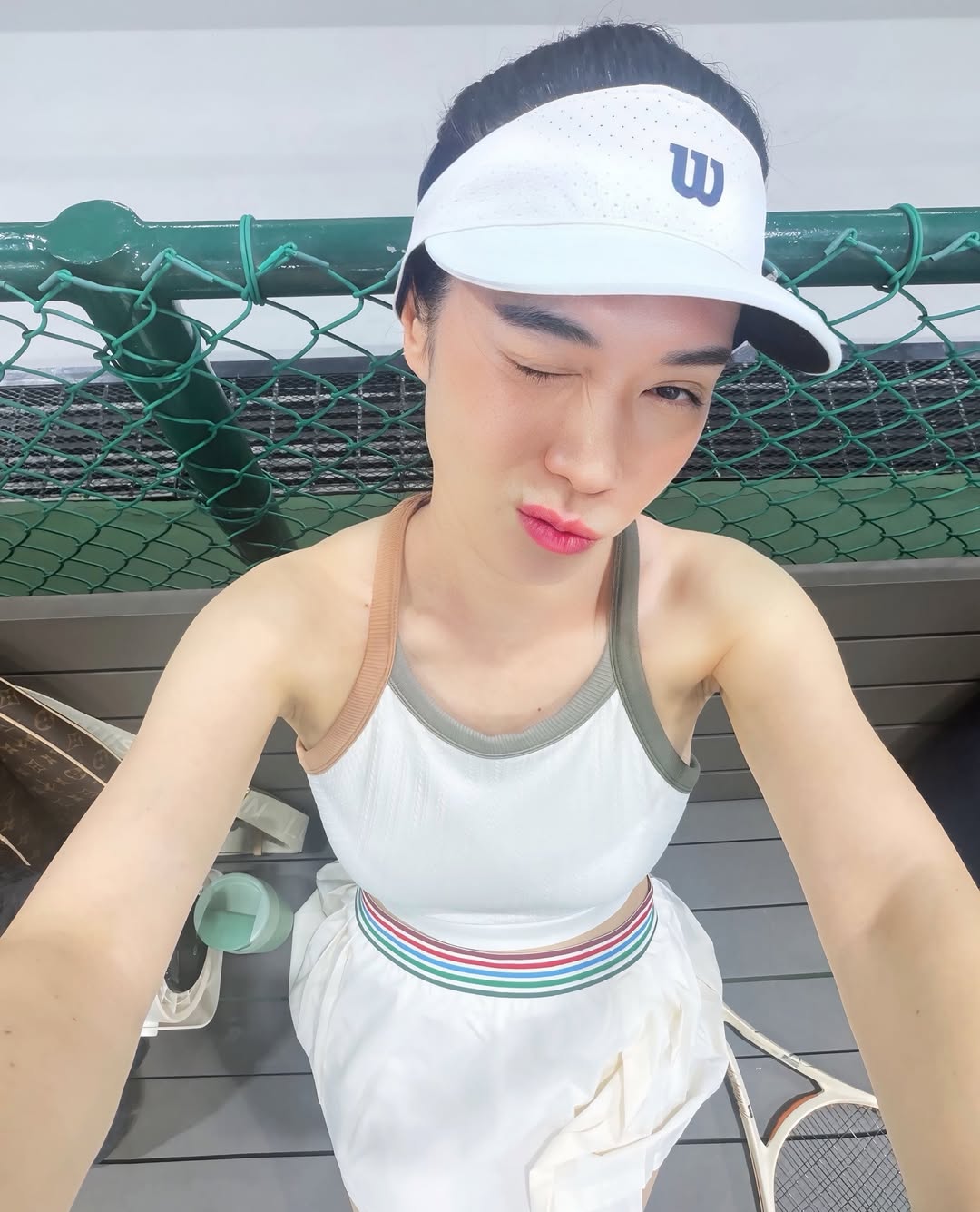 เมย์ เฟื่องอารมย์