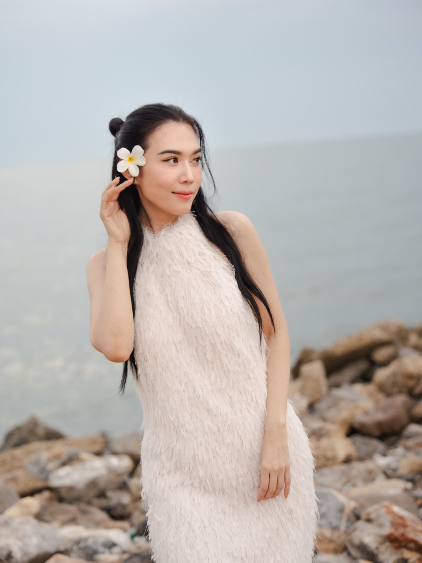 เมย์ เฟื่องอารมย์