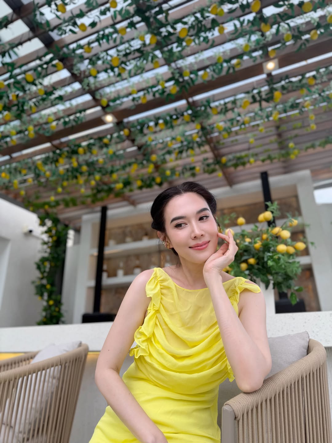 เมย์ เฟื่องอารมย์