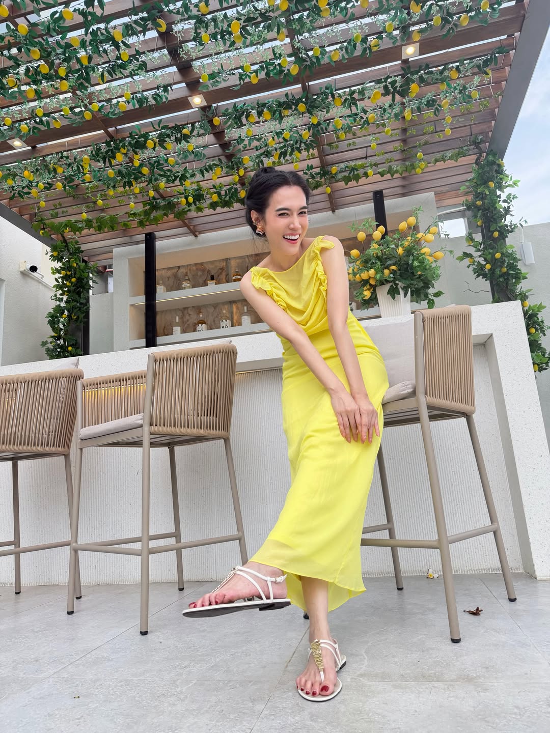 เมย์ เฟื่องอารมย์