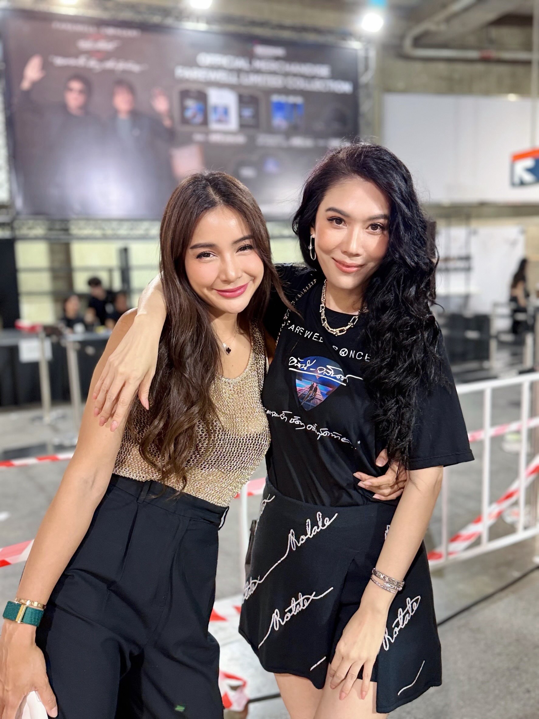 เมย์ เฟื่องอารมย์