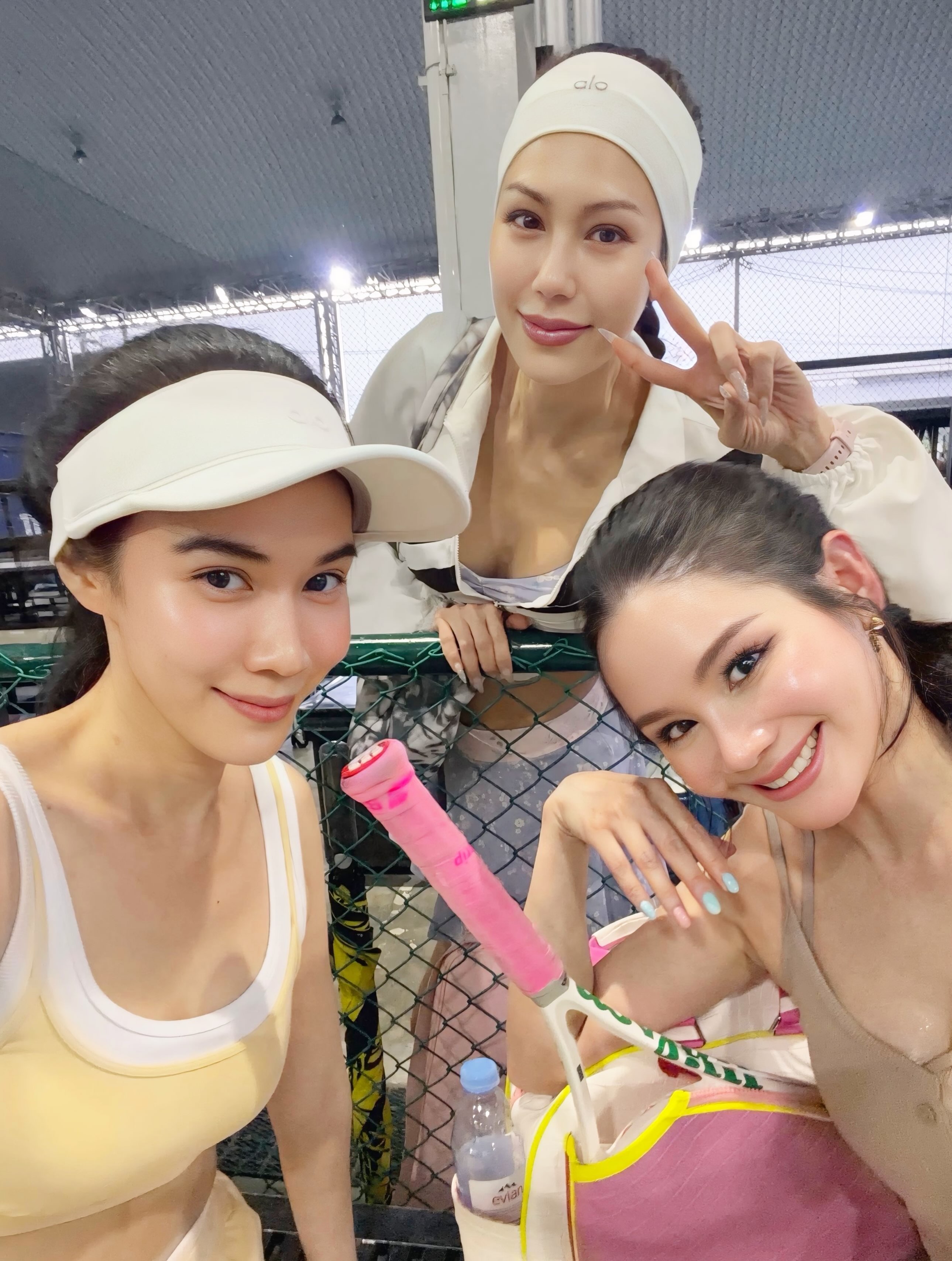 เมย์ เฟื่องอารมย์
