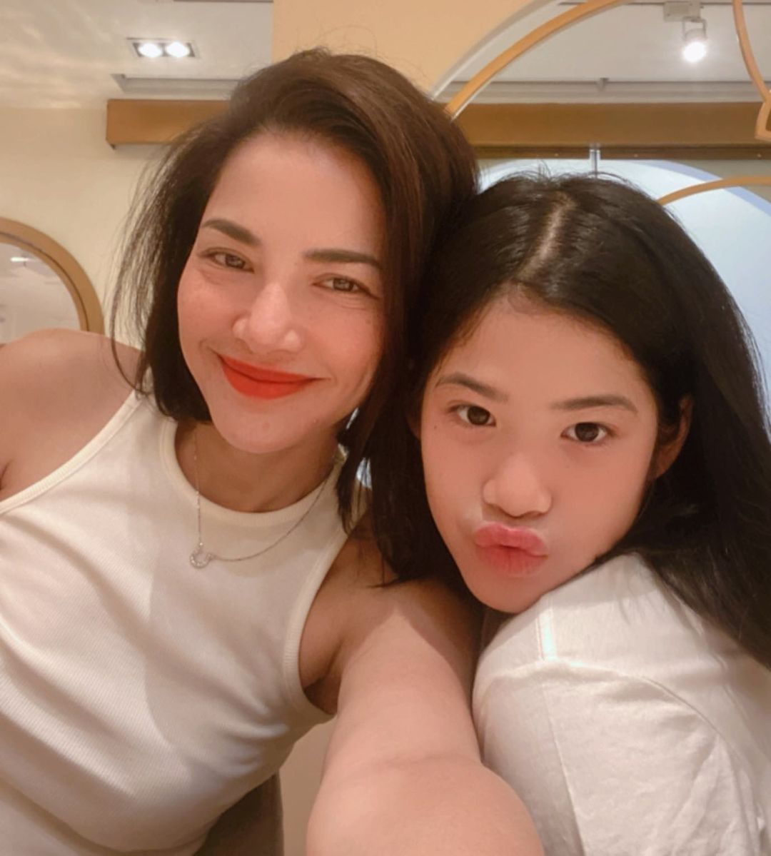 อ้อม - พิยดา จุฑารัตนกุล