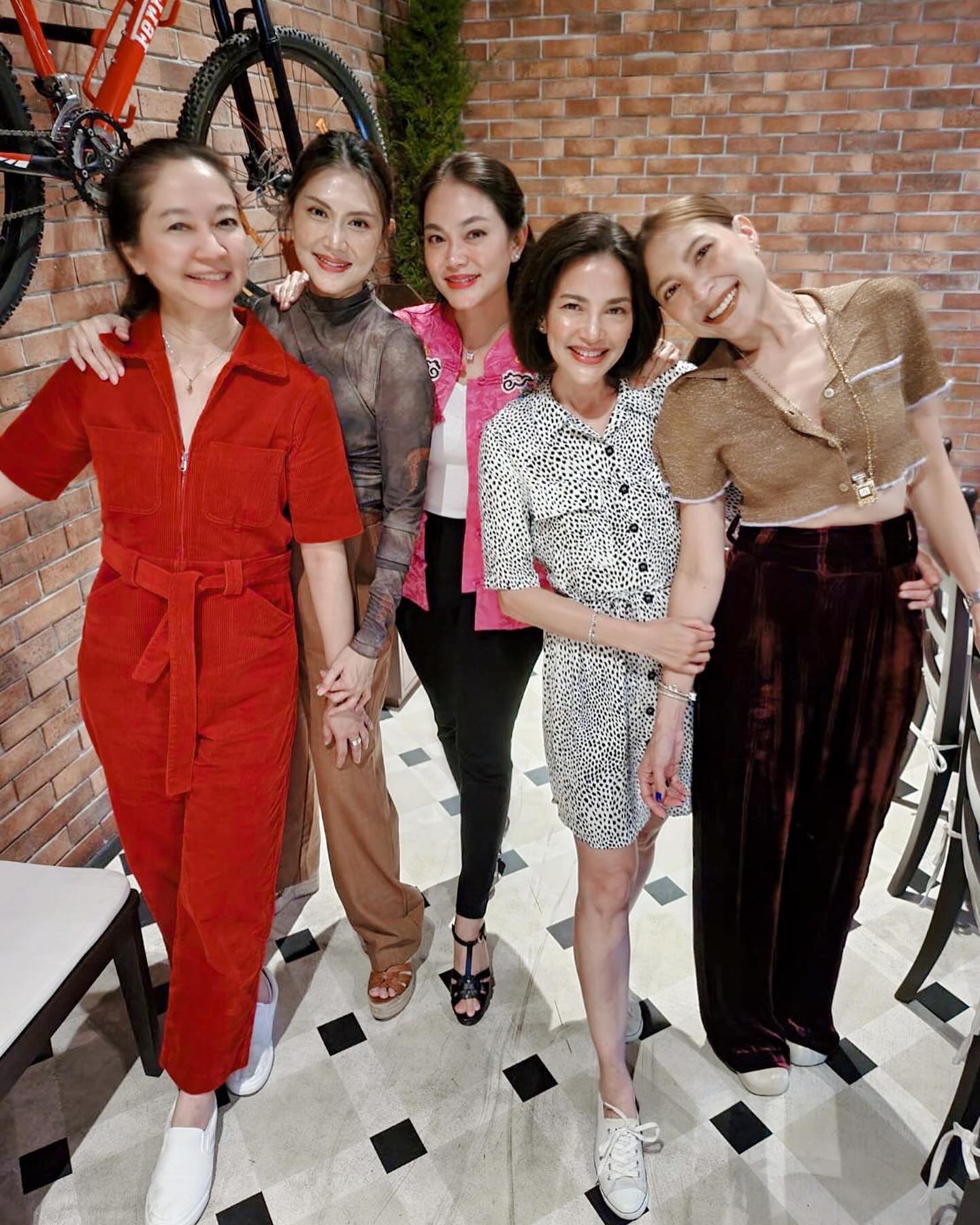 อ้อม - พิยดา จุฑารัตนกุล