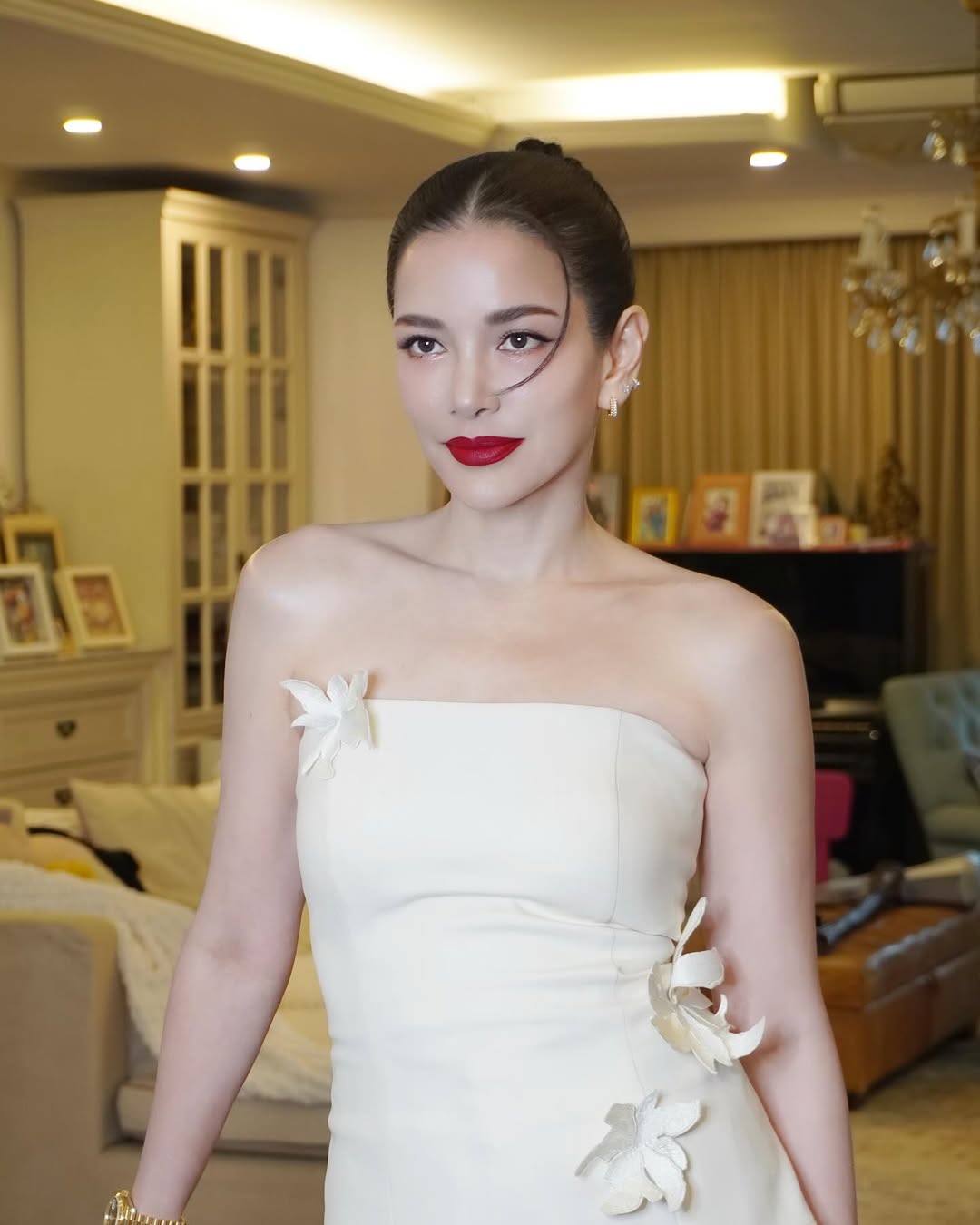 อ้อม - พิยดา จุฑารัตนกุล