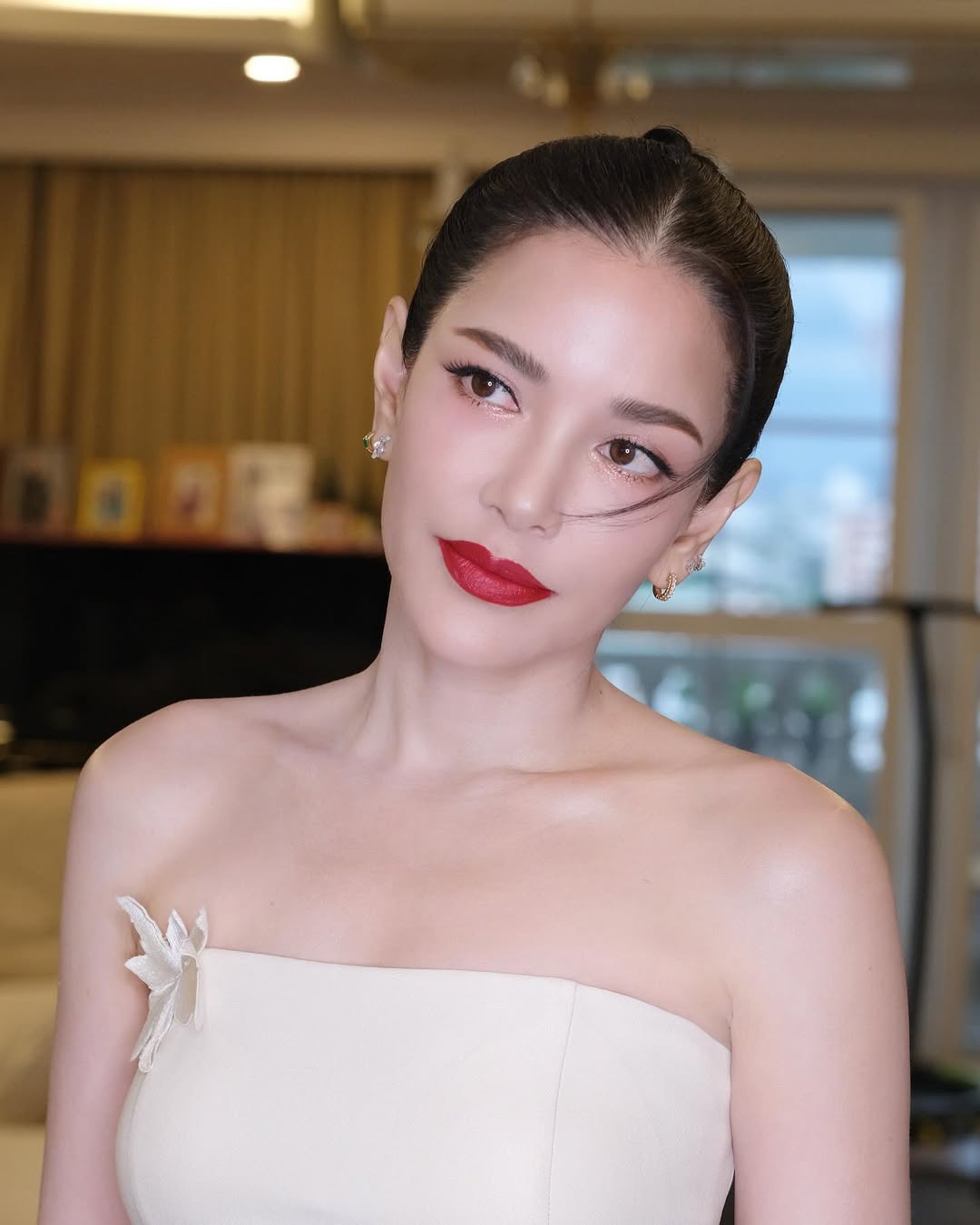 อ้อม - พิยดา จุฑารัตนกุล