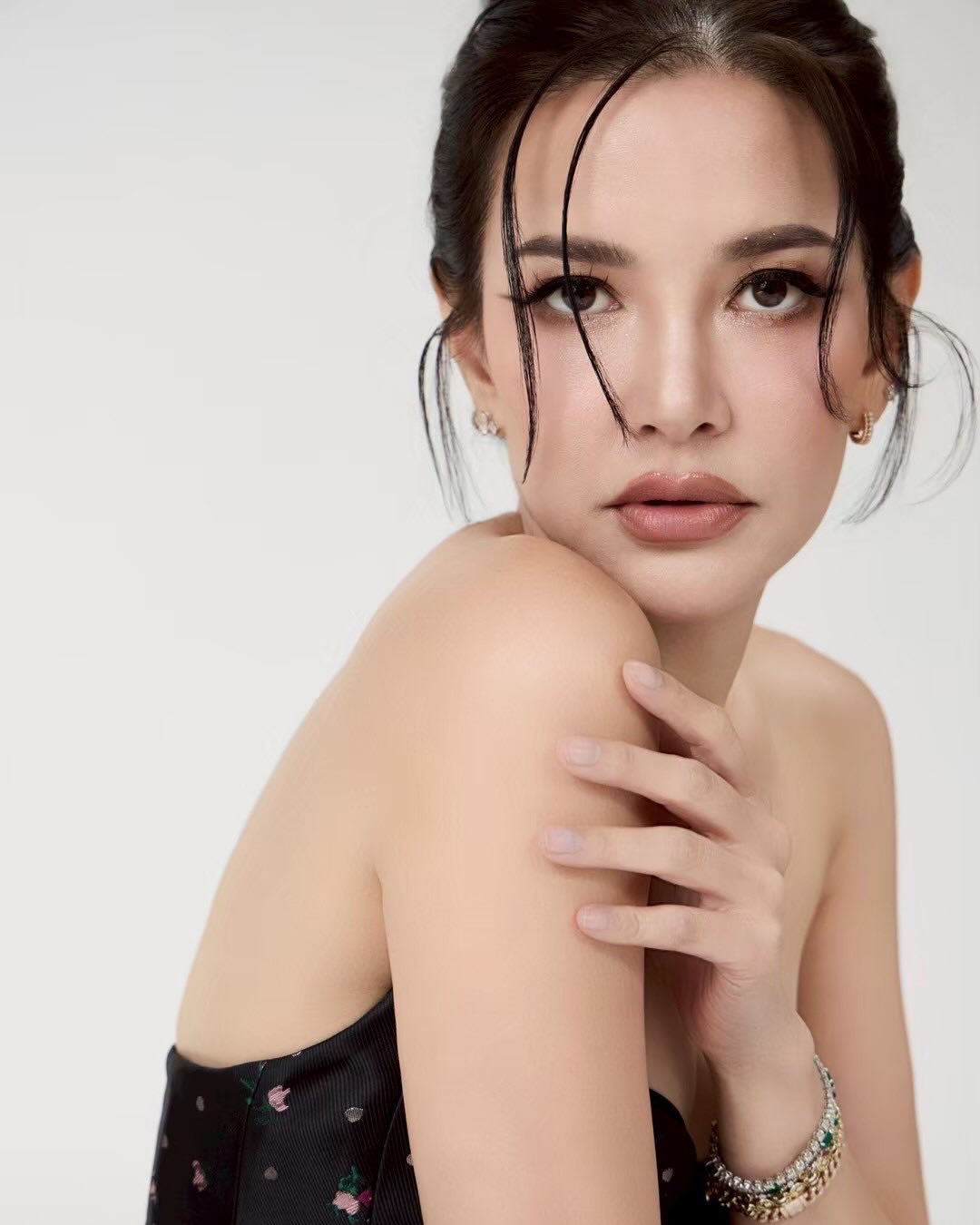 อ้อม - พิยดา จุฑารัตนกุล