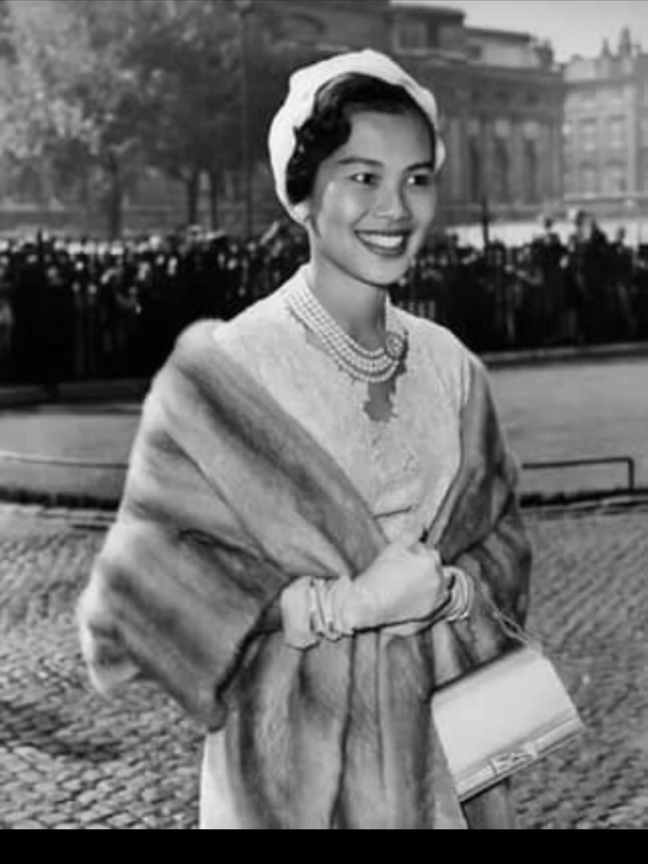 อ้อม - พิยดา จุฑารัตนกุล