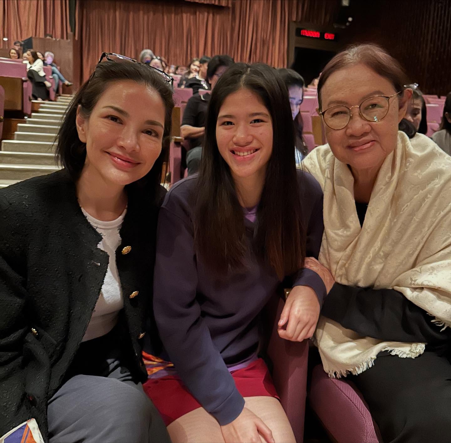 อ้อม - พิยดา จุฑารัตนกุล