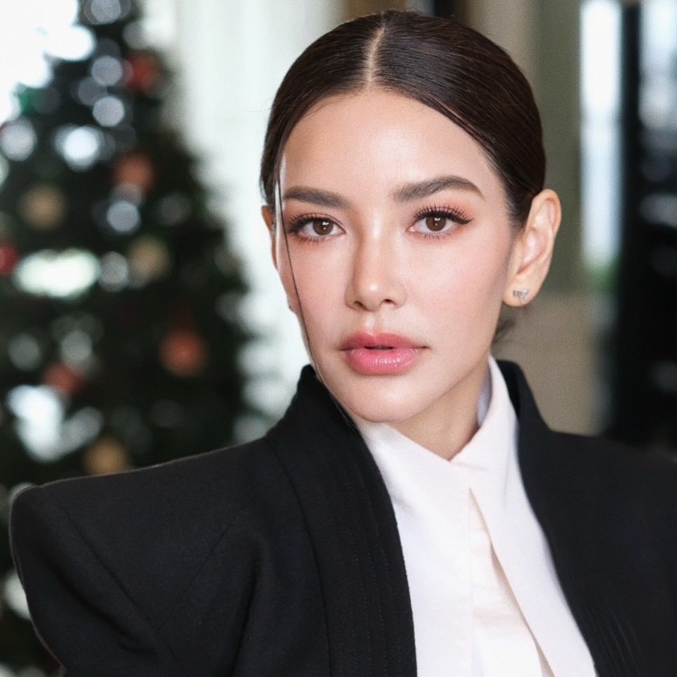 อ้อม - พิยดา จุฑารัตนกุล