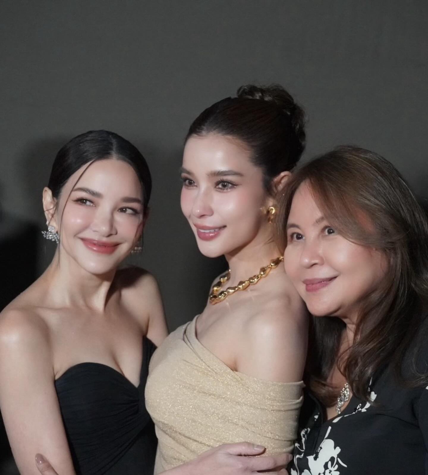 อ้อม - พิยดา จุฑารัตนกุล